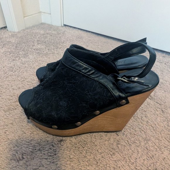 Black Lace Japanese Wedges - Picture 1 of 5